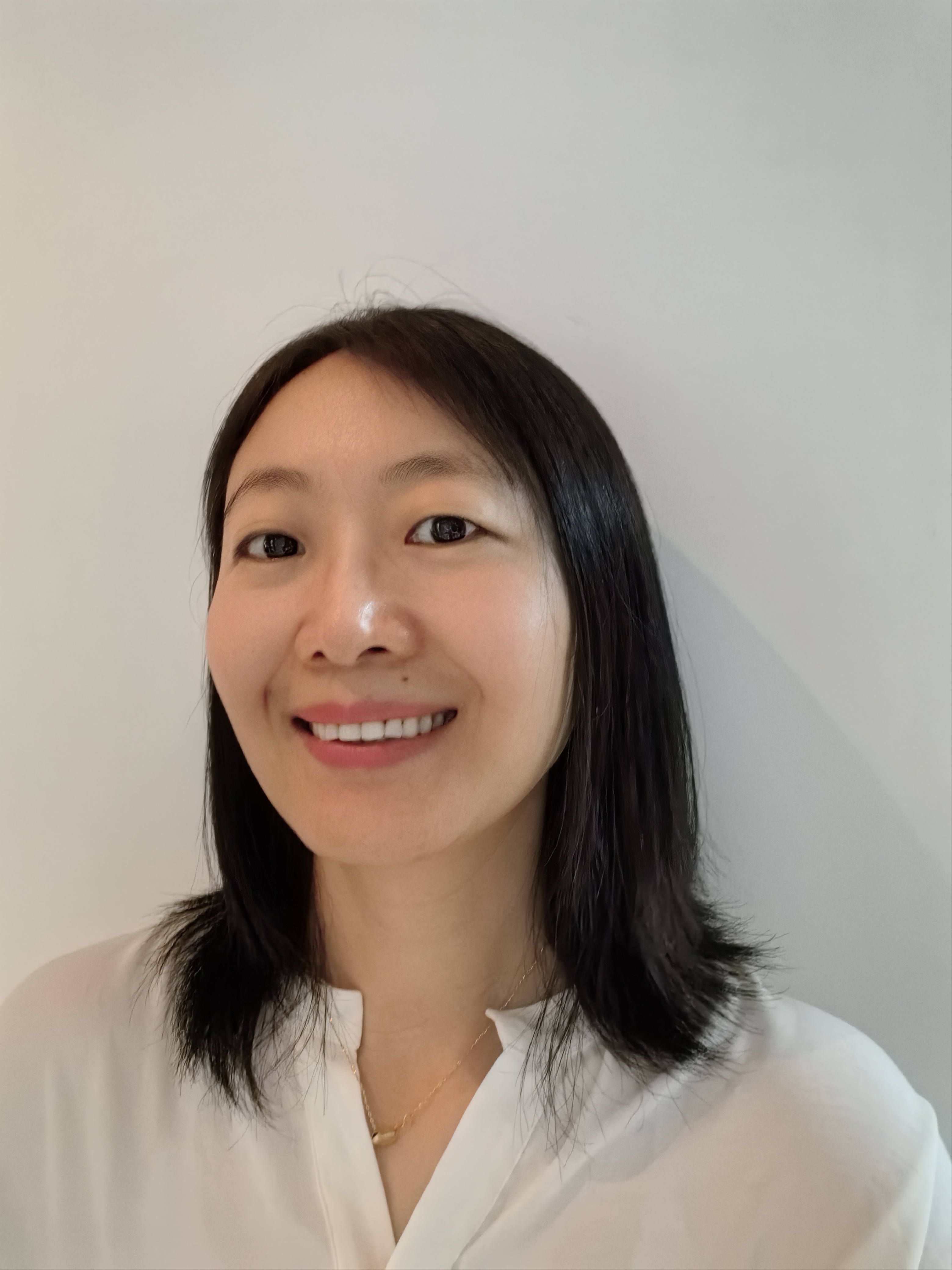 陈秀梅 必威西汉姆联 学院照片.jpg